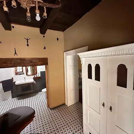 Проживание в семье Atelier Kralovic